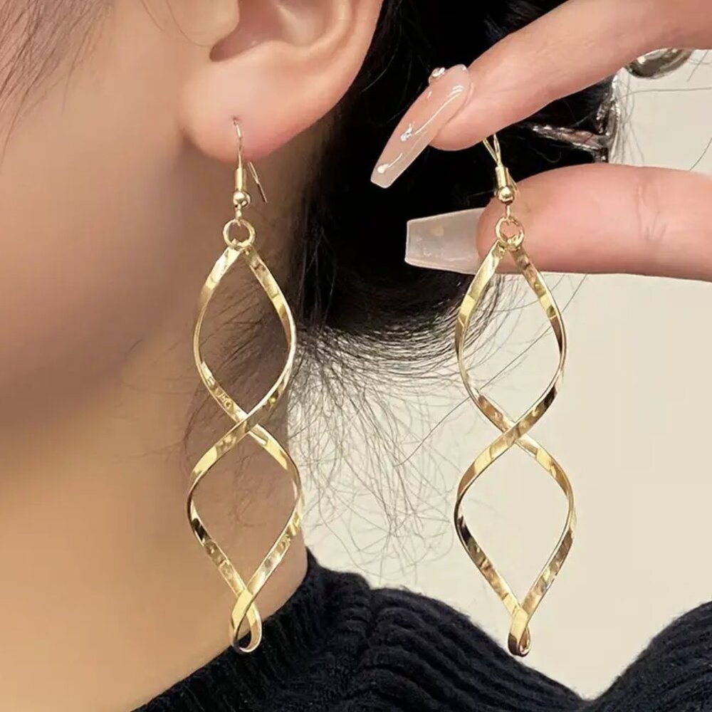 NEW Trendy Golden Hollow Spiral Pattern Dangle Earrings Simple Leisure Style